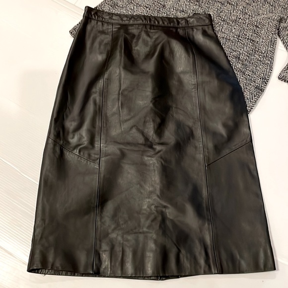 Pelle Studio Genuine Leather Skirt Fully Lined Black w/ Slit in back Size 8 EUC - Picture 15 of 15